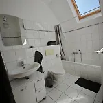 Apartment Zentrale 3 Mit Altbau Charme Und Loggia *