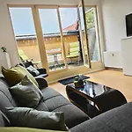 Apartment Zentrale 3 Mit Altbau Charme Und Loggia *