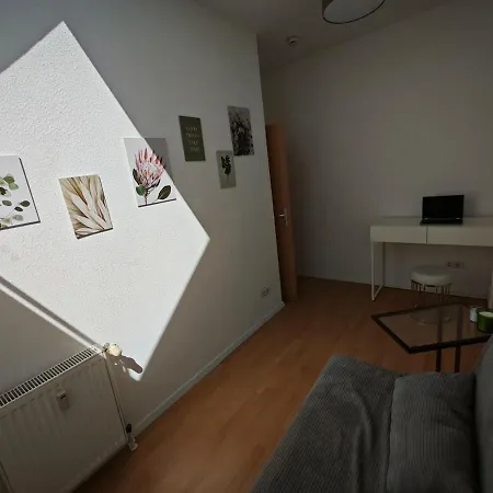 Zentrale 3 Mit Altbau Charme Und Loggia *