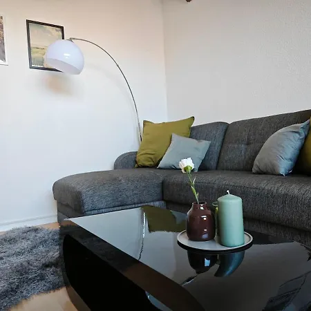 Zentrale 3 Mit Altbau Charme Und Loggia 아파트