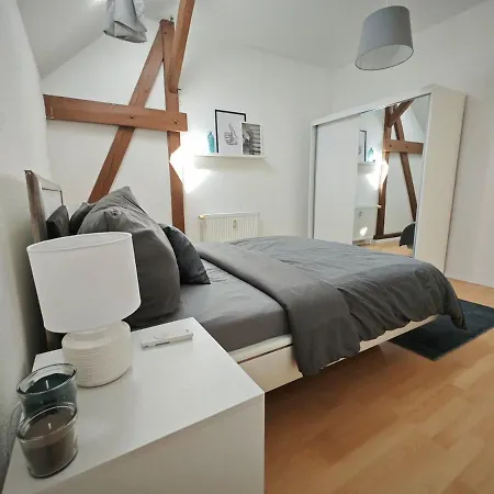 아파트 Zentrale 3 Mit Altbau Charme Und Loggia 마그데부르크