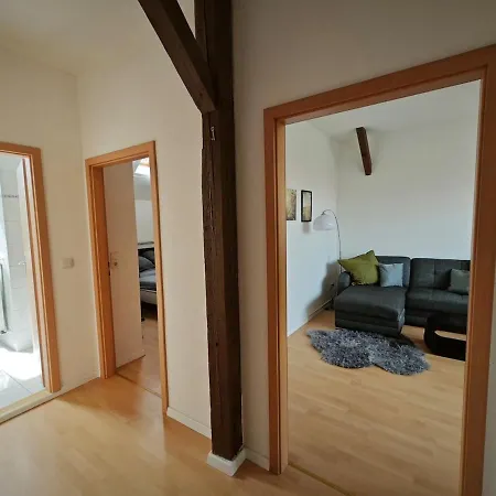 Zentrale 3 Mit Altbau Charme Und Loggia Апартаменты Магдебург