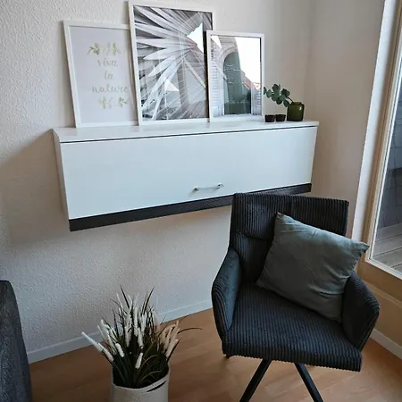 Zentrale 3 Mit Altbau Charme Und Loggia