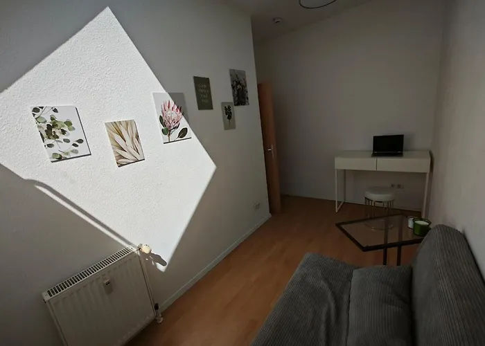 Zentrale 3 Mit Altbau Charme Und Loggia *