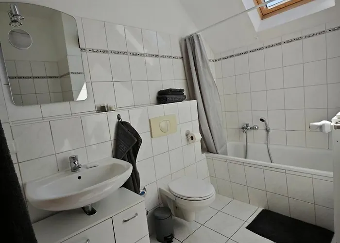 아파트 Zentrale 3 Mit Altbau Charme Und Loggia *