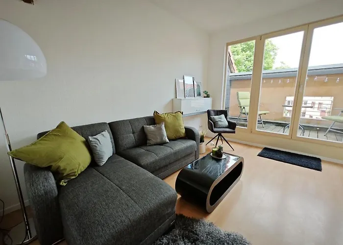 Zentrale 3 Mit Altbau Charme Und Loggia